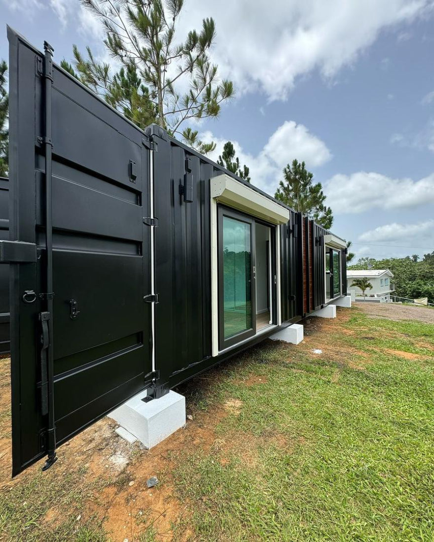 Casa contenedor de 40 pies modelo Playero – módulo prefabricado habitable con diseño abierto y grandes ventanales