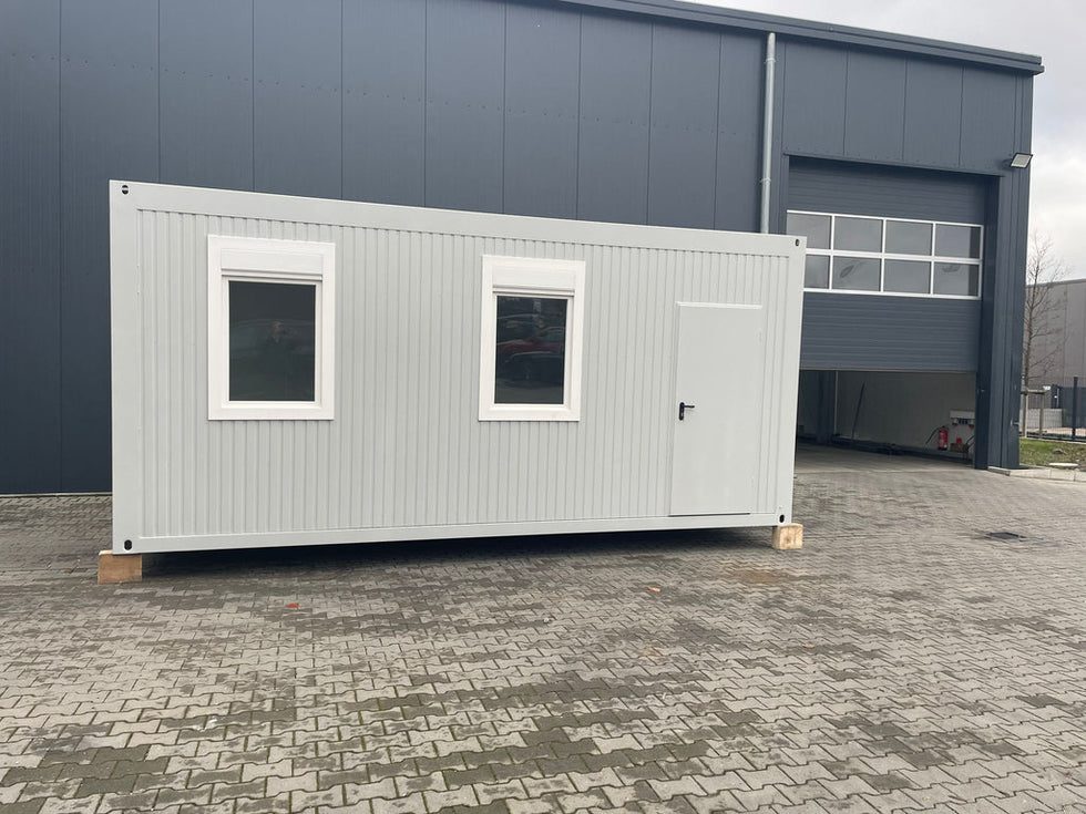 Contenedor de oficina 6,75×2,42 m – módulo prefabricado profesional de 16 m² con aislamiento reforzado