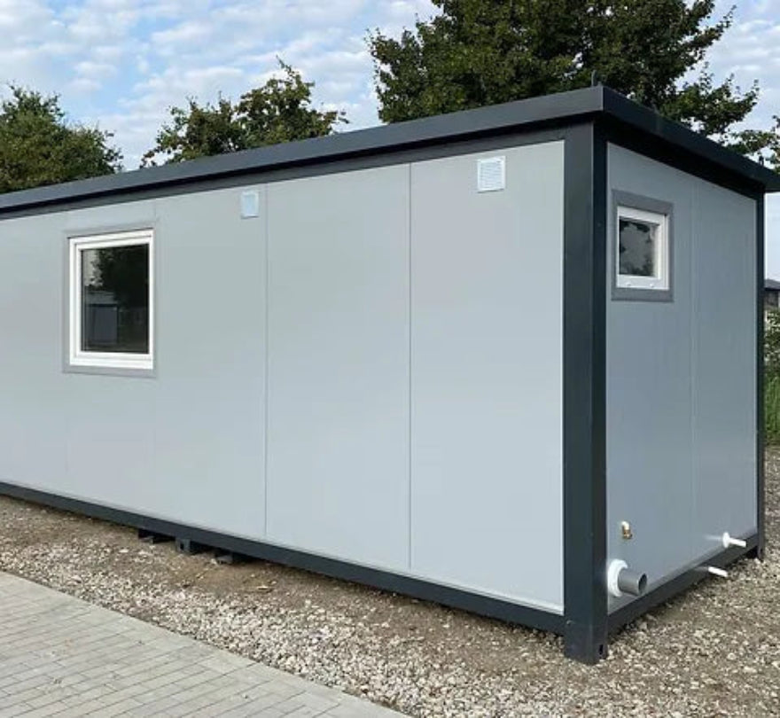 Contenedor oficina 6,00 x 2,40 con WC, ducha y cocina – módulo prefabricado habitable para obra y uso profesional