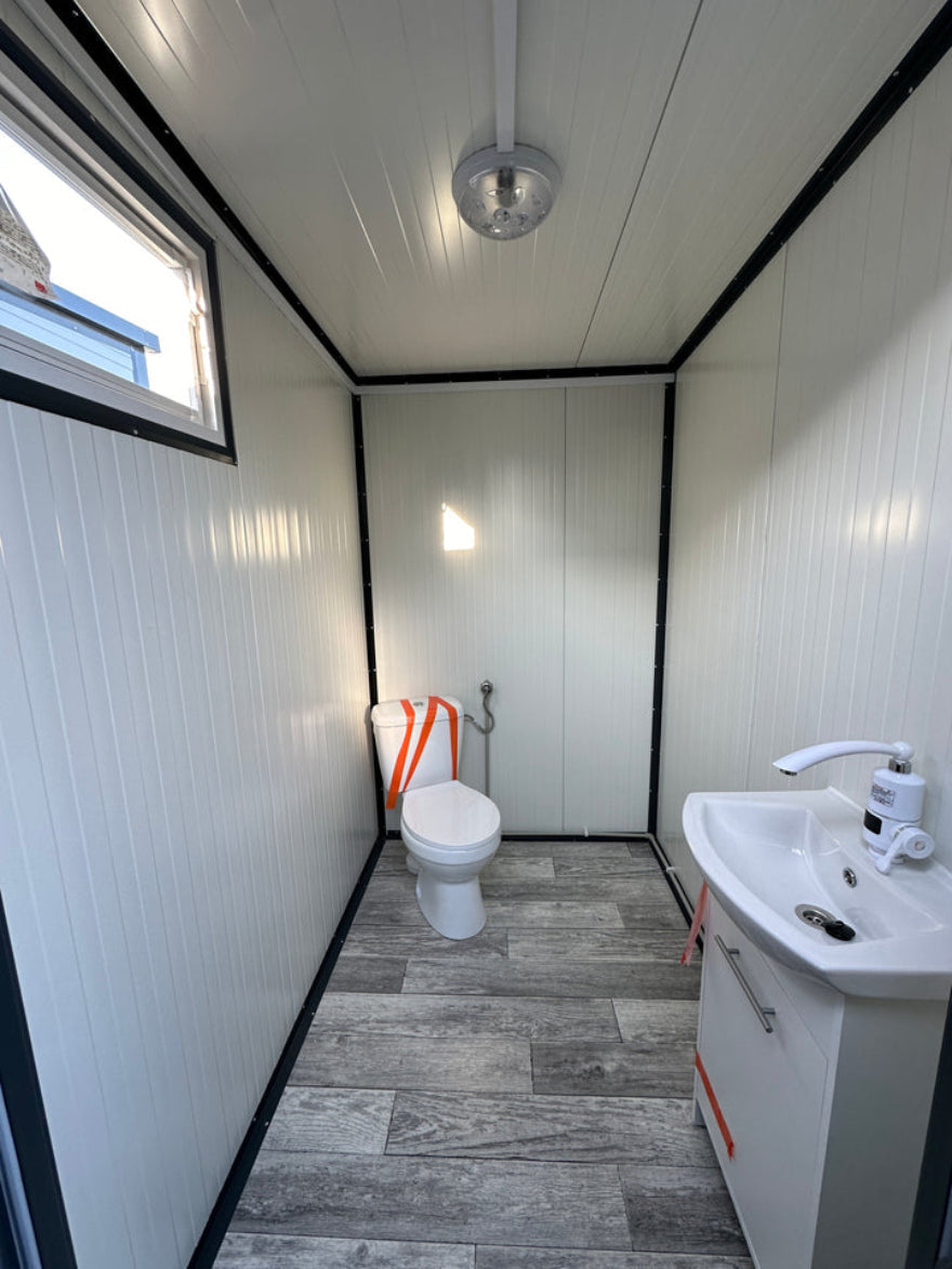 Contenedor sanitario doble 3,00 x 2,00 m – módulo prefabricado con cabinas WC para obras y eventos