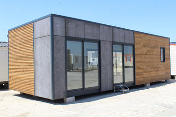 Módulo prefabricado KVIP diáfano 10,5x4 m – acabado en madera y viroc para oficina o espacio premium