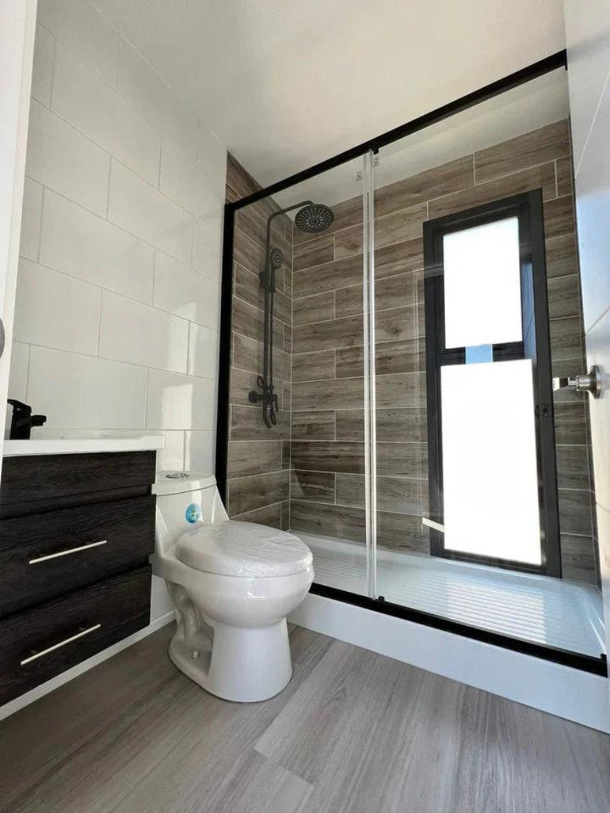 Módulo prefabricado Montes 36 m² – 2 dormitorios, baño y diseño moderno con amplios ventanales